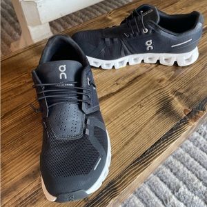 OnCloud size 9 worn once!